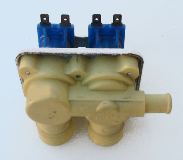 Speed Queen Water Valve 33930 (mixing valve) -Yellow