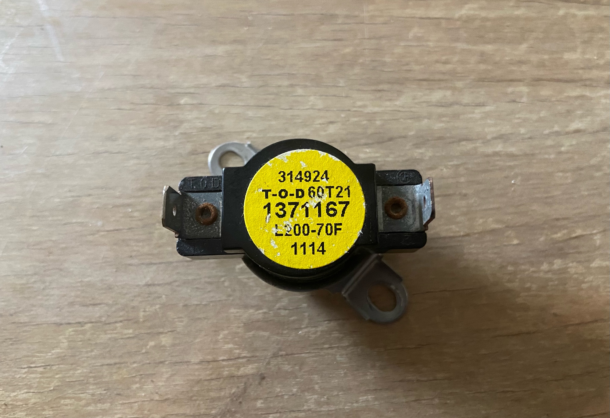 Frigidaire Thermostat 1371167 L200-70F