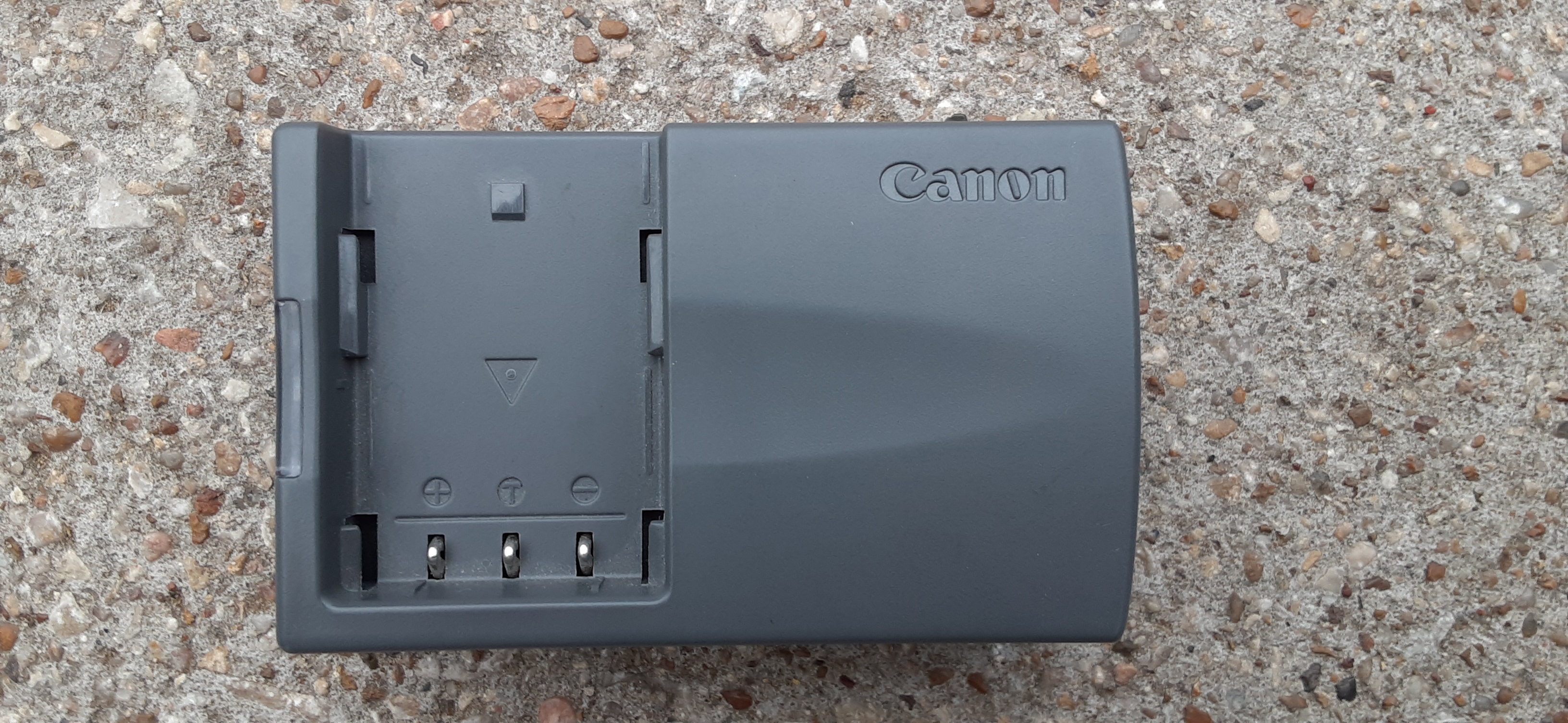 Canon CB-2LT Battery Charger for NB-2L and NB2LH Batteries