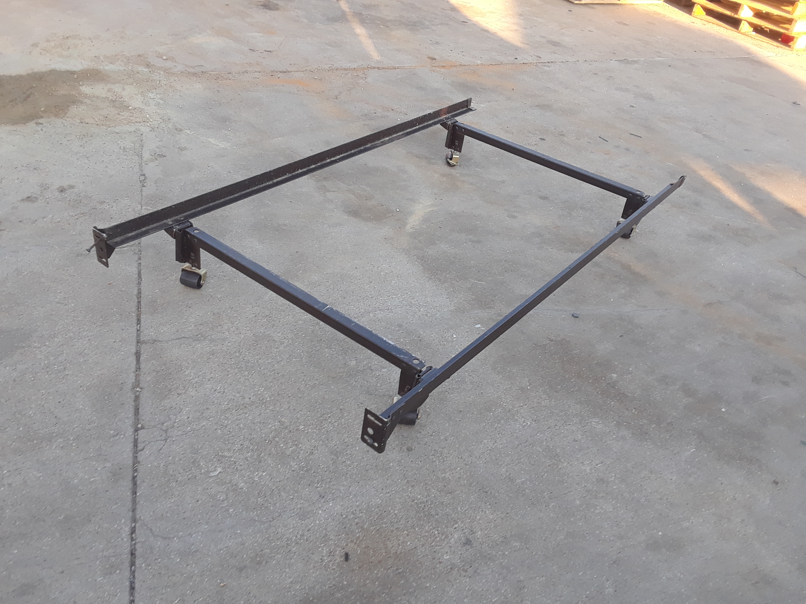 Full Size Metal Bed Frame Local pickup only Fort Worth TX